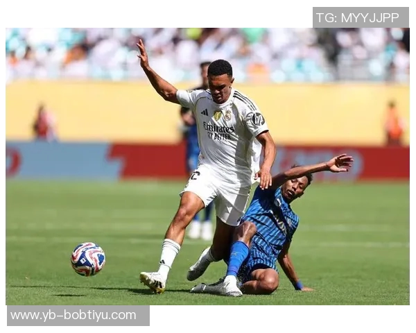 皇马今日训练吸引琼阿梅尼贝林厄姆巴尔韦德等球星参与