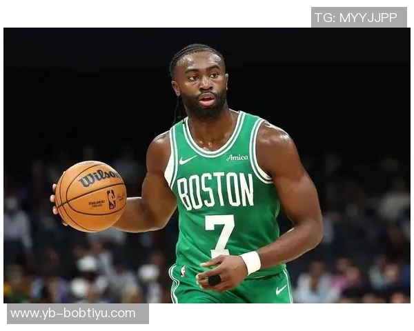 杰伦布朗首节表现抢眼6投3中斩获9分3篮板3助攻1抢断 杰伦布朗首节表现抢眼6投3中斩获9分3篮板3助攻1抢断