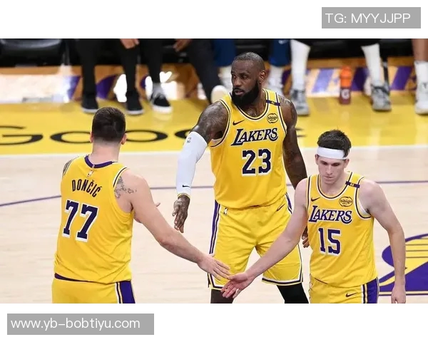 詹姆斯在快船训练引发湖人紧张局势意在施压球队不愿他复出